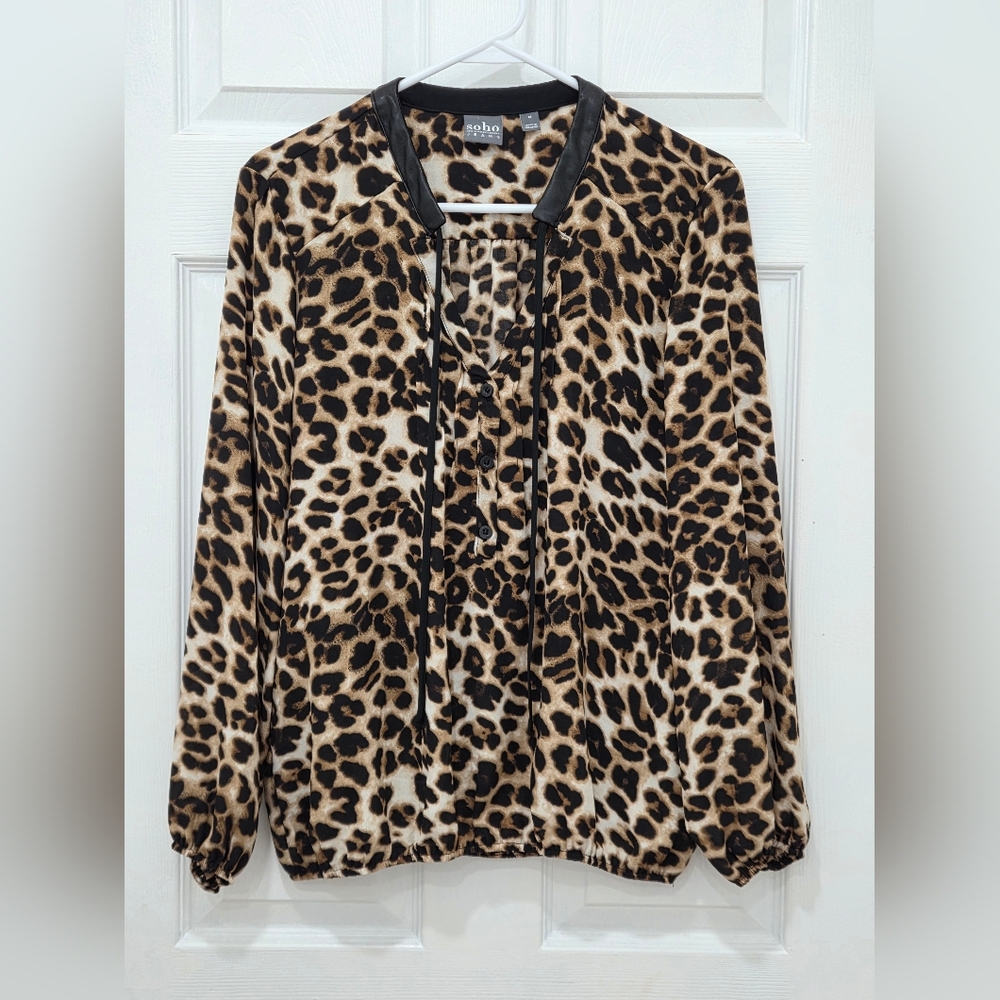 Soho Leopard Print Blouse Long Sleeve Sz M